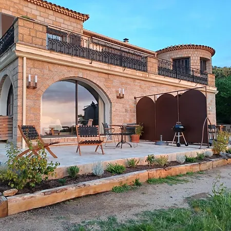 U Castellu, L' Particulier 4*