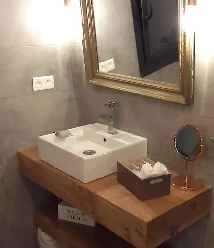 U Castellu, L' Particulier