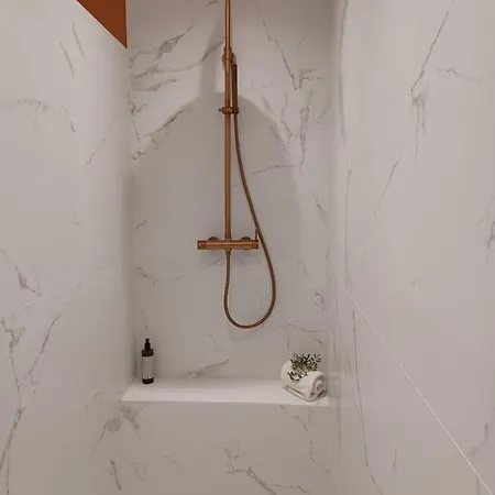 U Castellu, L' Particulier Проприано