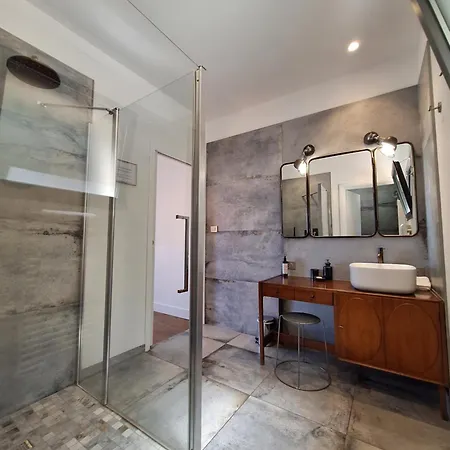 U Castellu, L' Particulier Проприано