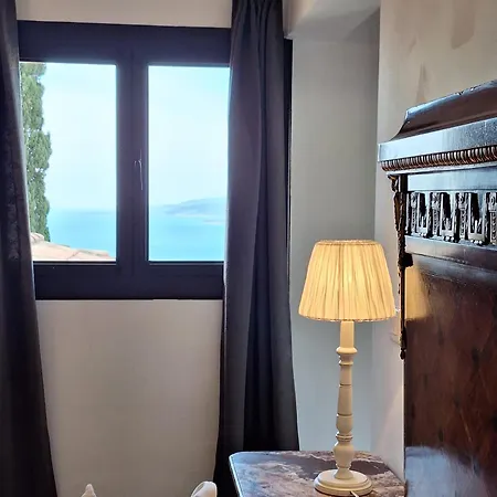 Apart-hotel U Castellu D'hôtes&location Et Vue Propriano (Corsica)