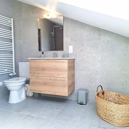 U Castellu, L' Particulier Проприано