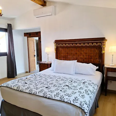 Apart Otel U Castellu, L' Particulier
